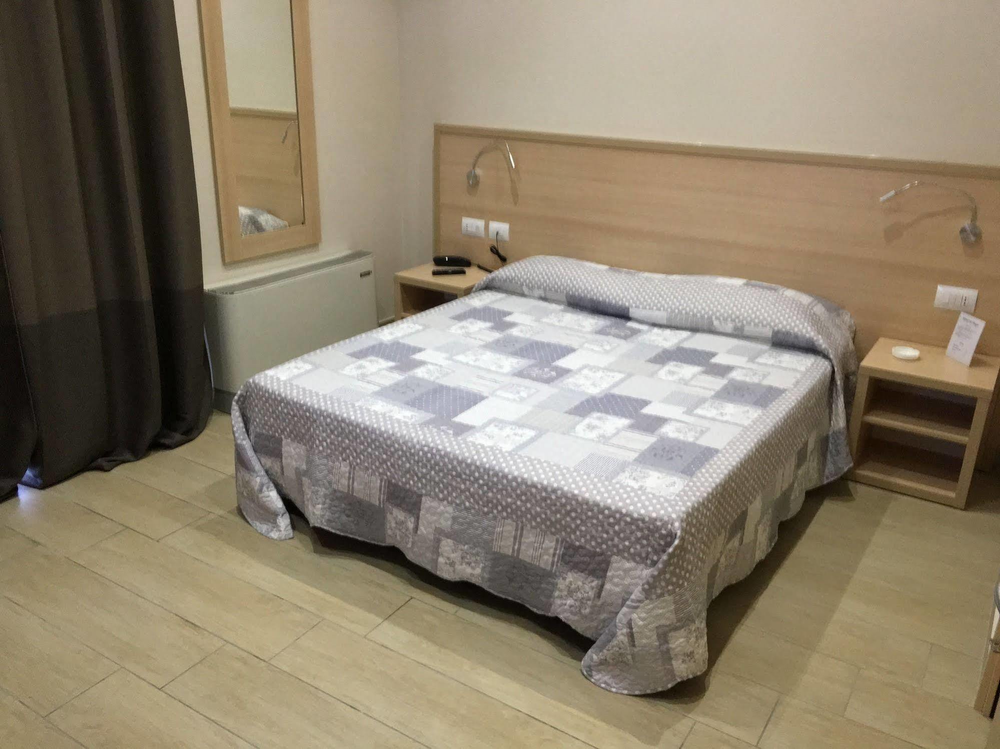מילאנו Hotel San Biagio מראה חיצוני תמונה