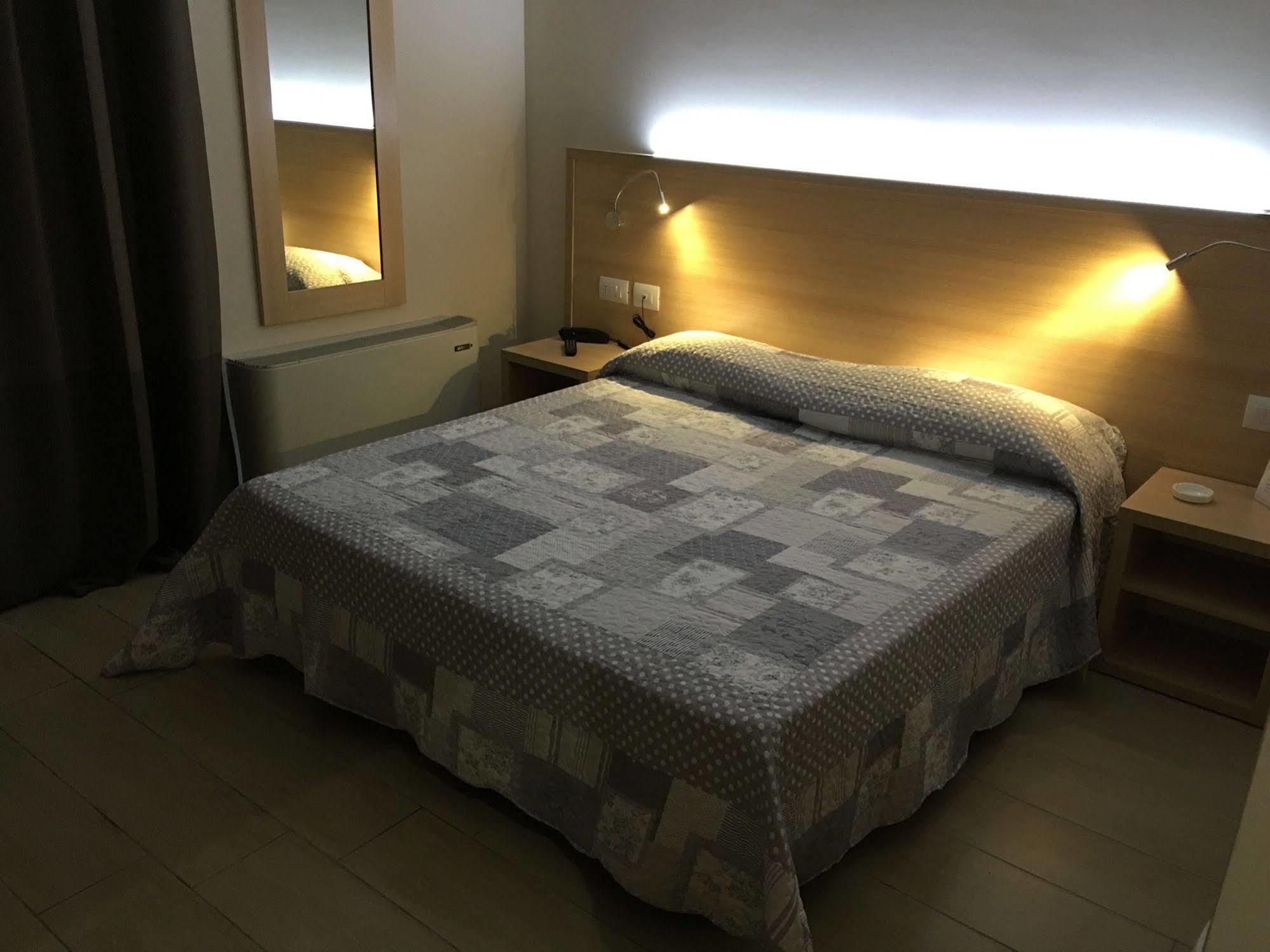 מילאנו Hotel San Biagio מראה חיצוני תמונה